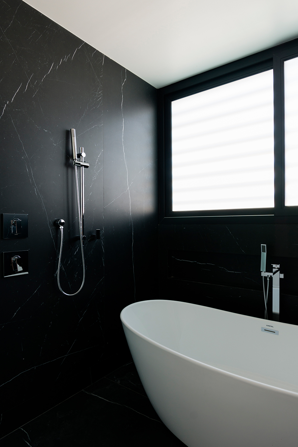 4. V13-Interior-3@0,5x